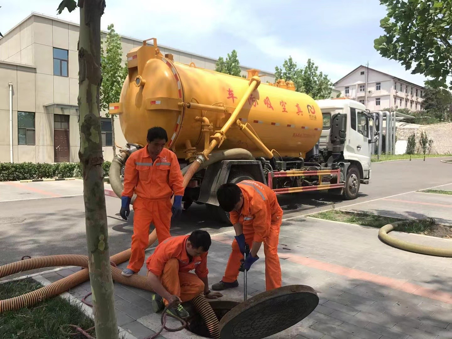长武化粪池清理与5-8吨吸粪车施工效率分析